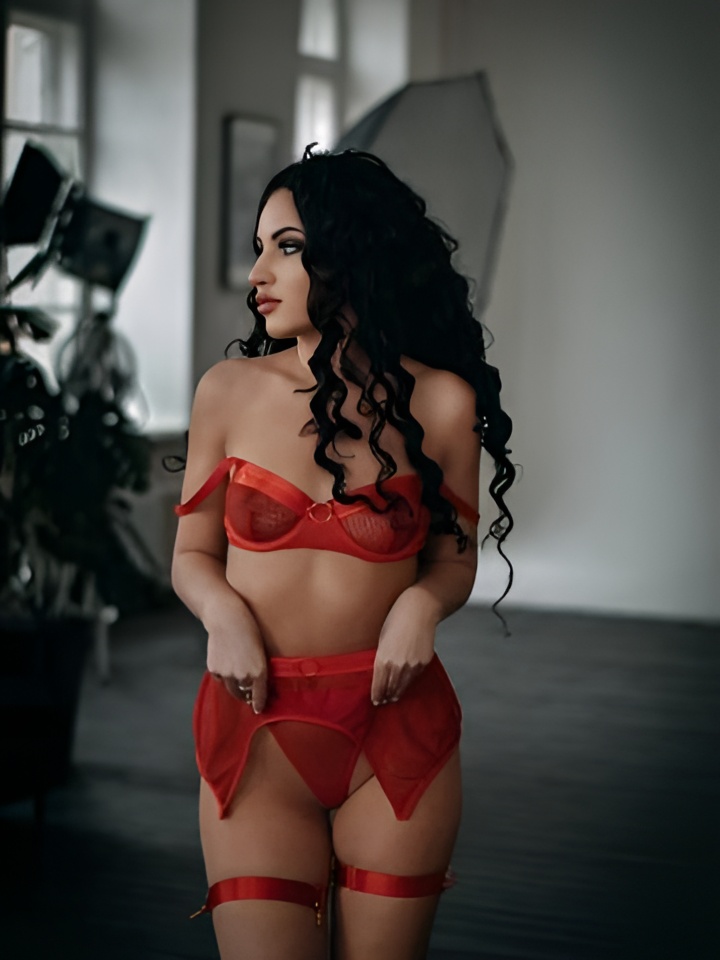 Елена привлекательная девушка из Волгодонска цена от 2500 руб