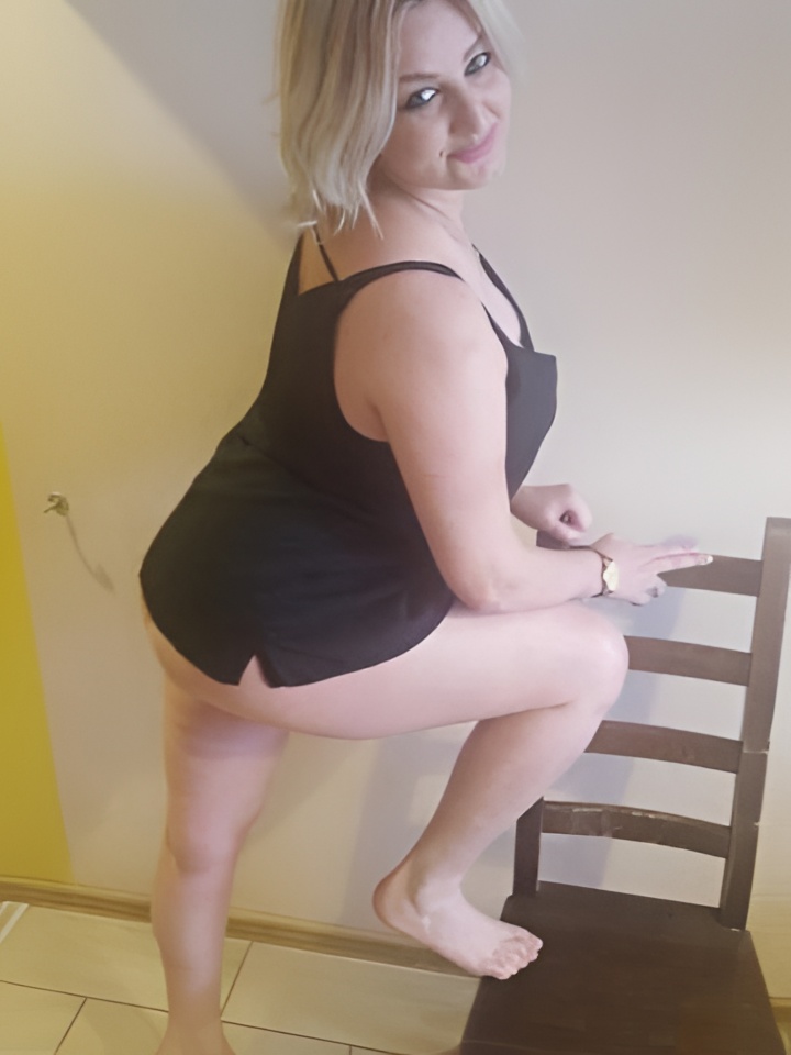 Илона привлекательная девушка из Волгодонска цена от 1500 руб